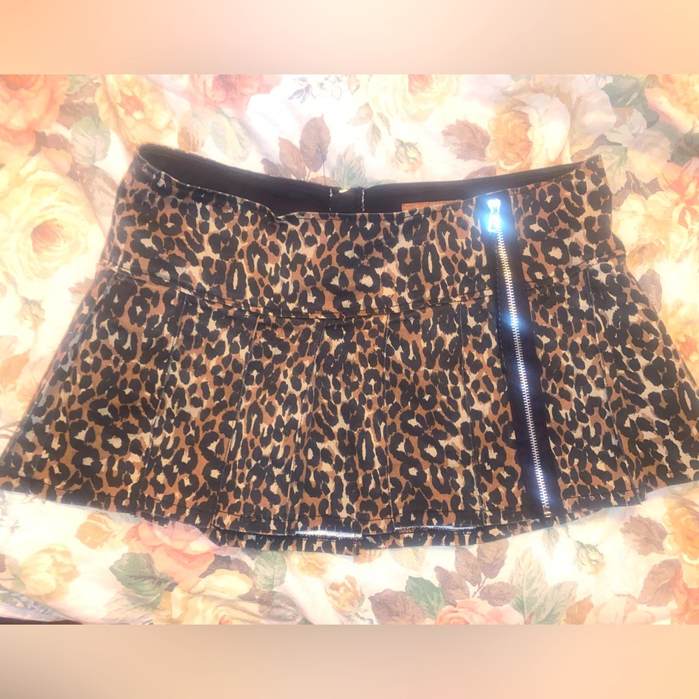 NWOT Royal Bones By Tripp Vintage leopard print Pleated punk mini skirt size XL